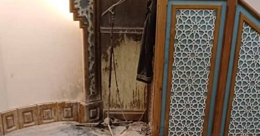 Неизвестный во Львове бросил в мечеть два 