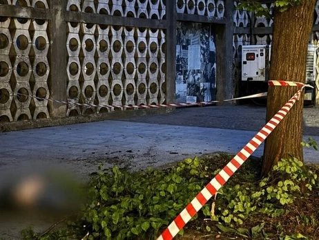 Со смотровой площадки львовской ратуши выбросился иностранец – мужчина оставил записку