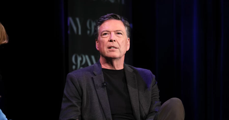 Ексдиректора ФБР звинуватили в загрозі життю Трампа через фото мушель