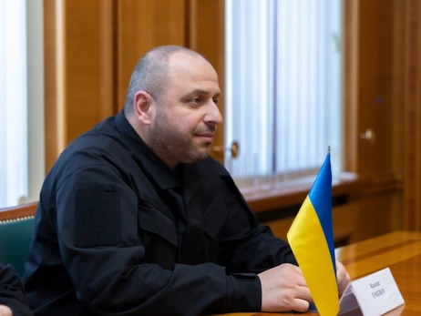 Громадська рада при Міноборони закликала відсторонити Умєрова після публікації діалогу з Міндічем  