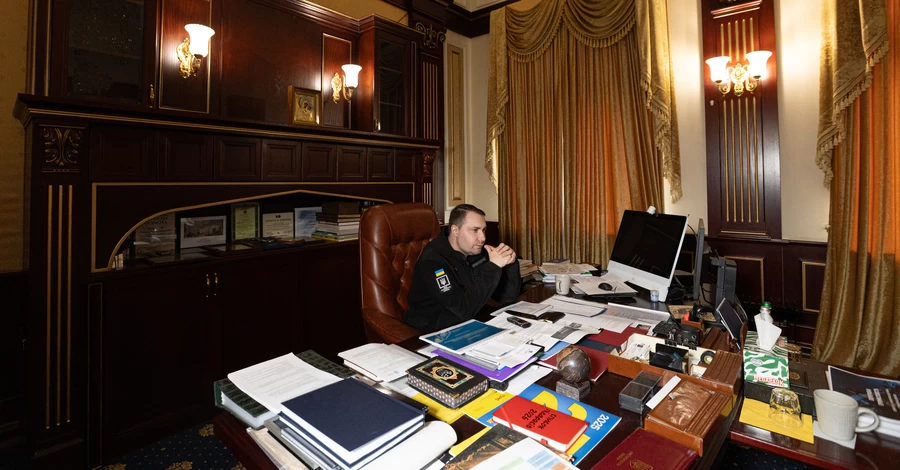 Богдан пожартував над блокнотом Буданова з написом “Список під***сів” 