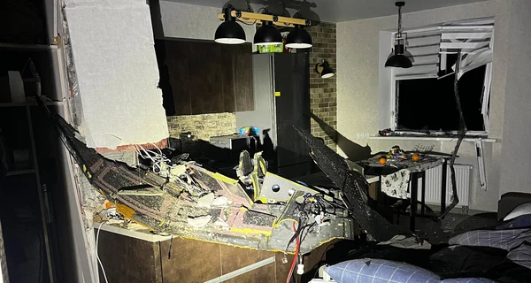 В Харкові російський дрон влучив у багатоповерхівку, є поранені