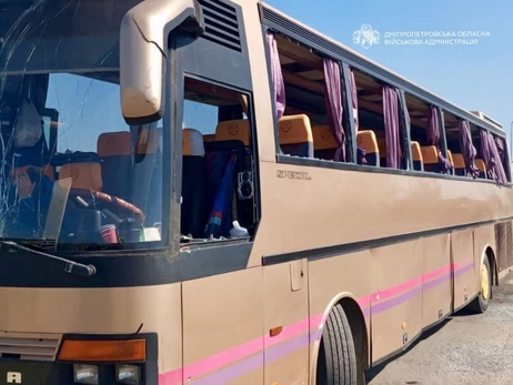 На Дніпропетровщині під удар РФ потрапив автобус із десятками дітей, є поранені