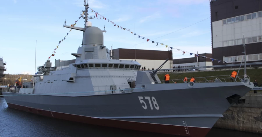 Зеленський заявив про ураження носія ракет у порту Ленінградської області