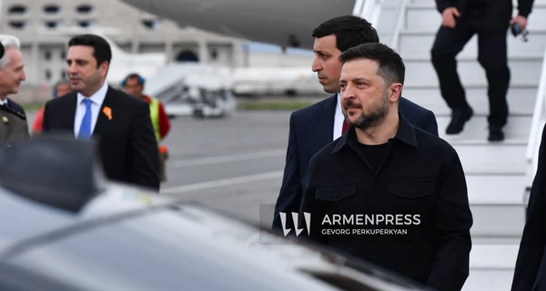 Владимир Зеленский впервые прибыл в Армению