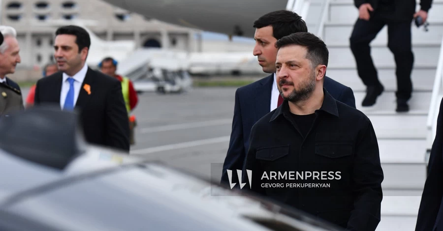 Владимир Зеленский впервые прибыл в Армению