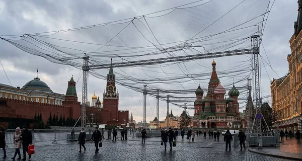 Журналісти пройшлися Червоною площею — антидронової сітки там немає