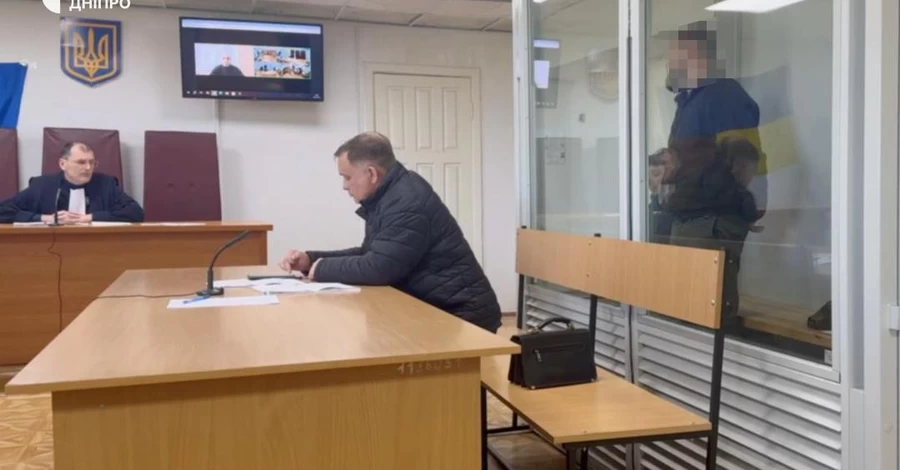 Трьох бійців 