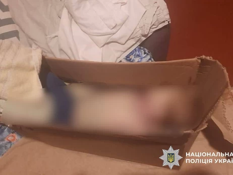 На Київщині мати не лікувала хвору дитину, і хлопчик помер - вона заховала його у коробці в шафі