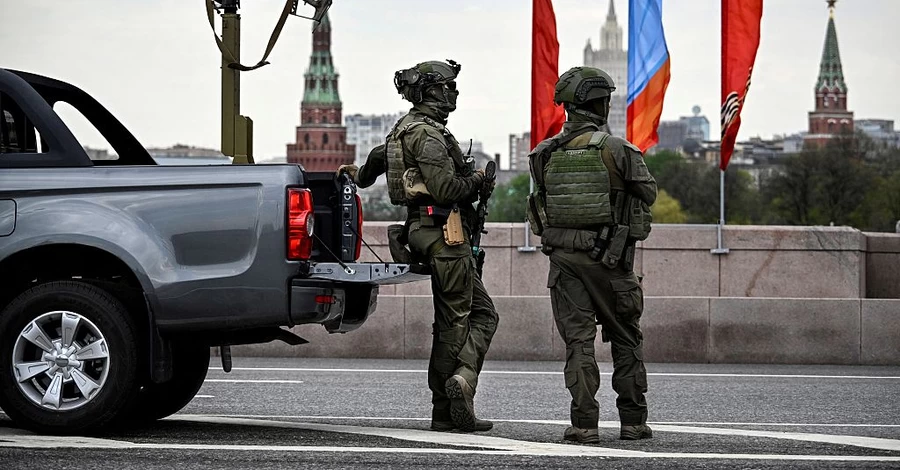 Віталій Кулик: Недолугий парад без техніки 9 травня - це меседж про страх Путіна