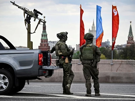 Віталій Кулик: Недолугий парад без техніки 9 травня - це меседж про страх Путіна