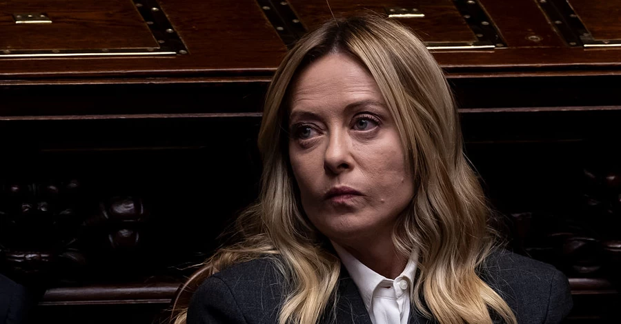 Мелоні стала мішенню діпфейків і сама показала приклад ШІ-маніпуляції