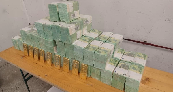 Угорщина повернула кошти та цінності Ощадбанку, — Зеленський