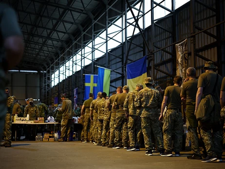 Центр рекрутингу іноземців в Україні: навіщо його створюють і як це працюватиме 