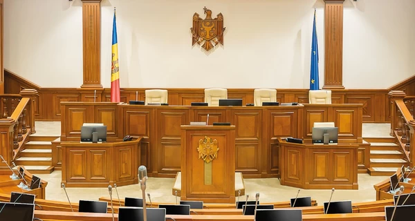 Депутатів молдовського парламенту зобов'яжуть говорити румунською замість російської 