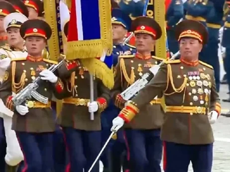 Парад в Москві - без інтернету, військової техніки, але з північнокорейськими солдатами