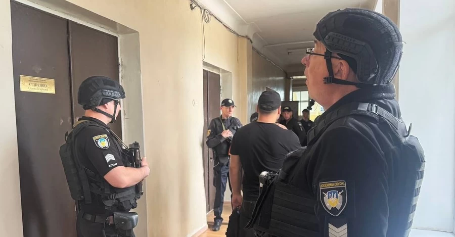 В Кировоградской области заместитель мэра стрелял в здании горсовета, есть раненые