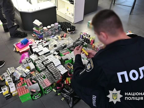 Поліція заявила про викриття масштабної схеми виробництва контрафактних вейпів 