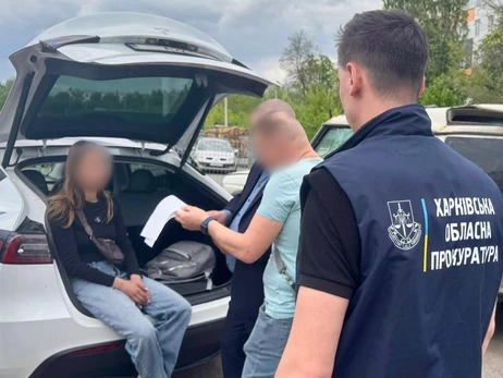 Автоблогершу из Харькова разоблачили на контрабанде и продаже авто, предназначенных для ВСУ