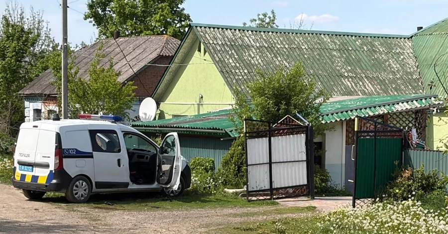 В Хмельницкой области мужчина напал на полицейских во время проверки документов - есть погибший и раненый