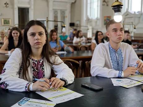 З окупації до українського ВНЗ - особливості НМТ-2026: як стати студентом без паспорта та атестату