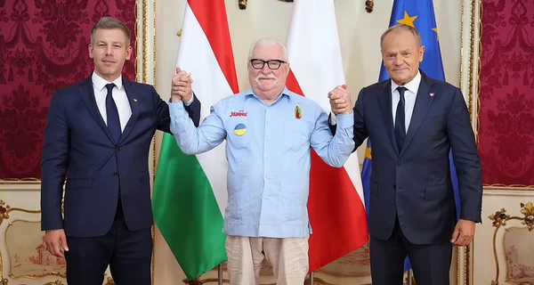 Екс-президент Польщі Валенса зустрів Мадяра у сорочці з емблемою України