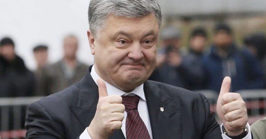 Порошенко создал тыловой батальон, куда фиктивно оформил полсотни подчиненных – ветеран