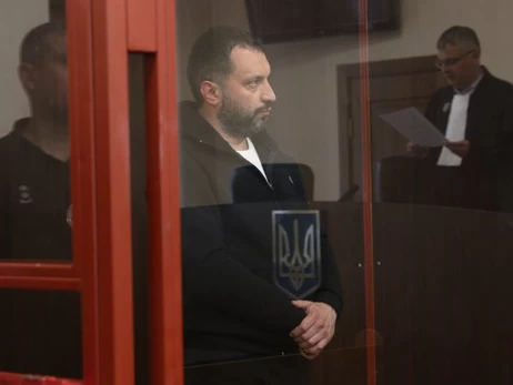 Четверо полицейских-фигурантов дела о покровительстве порноофисов вышли из СИЗО