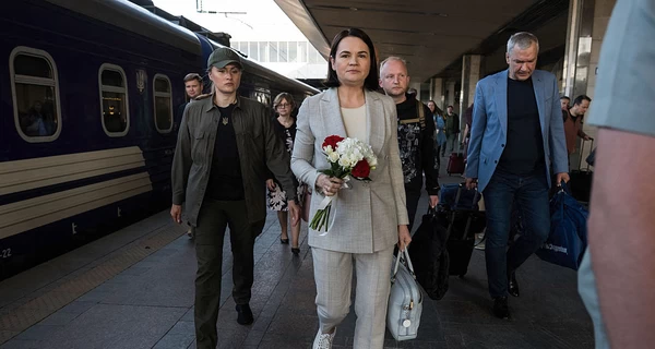 Телемарафон проілюстрував приїзд Тихановської до Києва “прапором Лукашенка”
