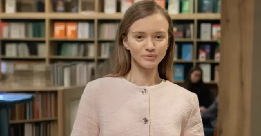20-річна Анна Дорош, донька одіозного ексрадника голови Чернівецької ОВА, очолила протокол міністра Ляшка