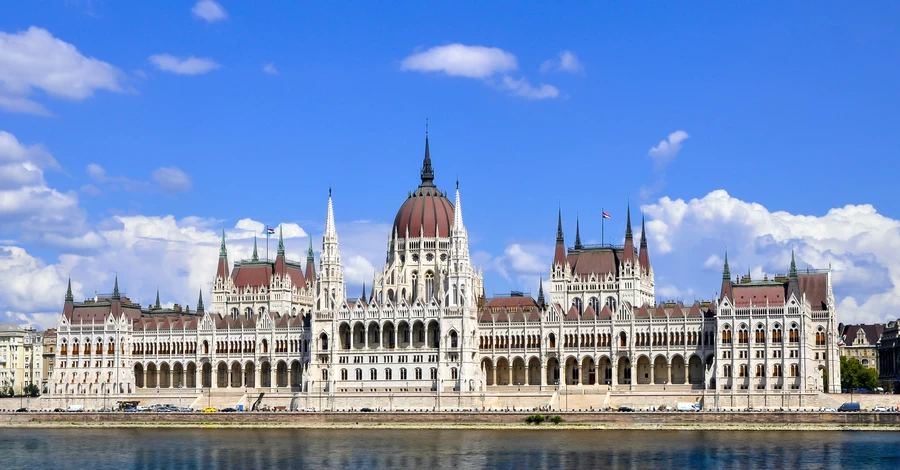 Парламент Венгрии отменил решение Орбана о выходе из Международного уголовного суда