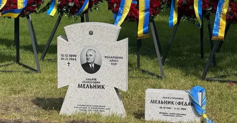 Будто домашний любимец похоронен – пользователей соцсетей возмутила могила жены полковника УНР Мельника