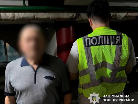 В Киеве мужчина тяжело ранил прохожую случайным выстрелом