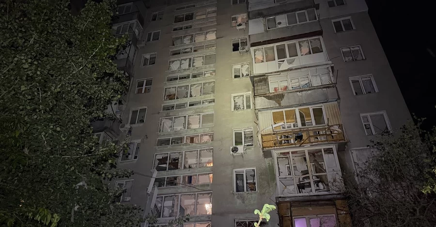 Росіяни вдарили по Одесі, пошкоджено багатоповерхівку та будинки, є постраждалі