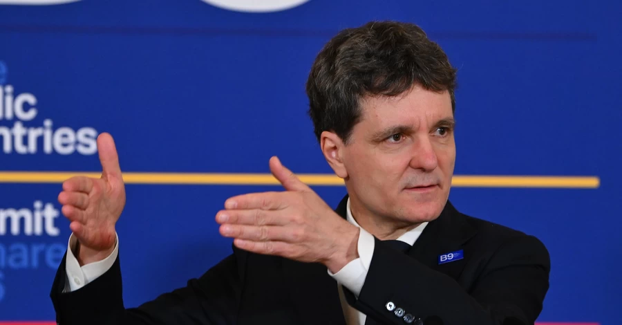 Президент Румунії застеріг РФ: Треба бити по українських містах так, щоб румуни не страждали