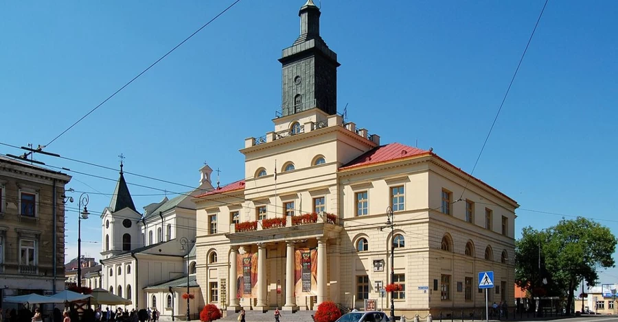 З мерії Любліна зняли прапор України через указ Зеленського щодо УПА
