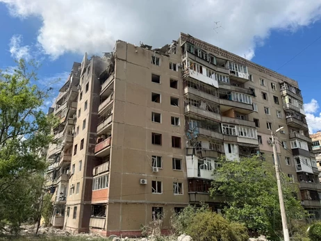 Росіяни скинули три авіабомби на багатоповерхівки у Дружківці - є поранені