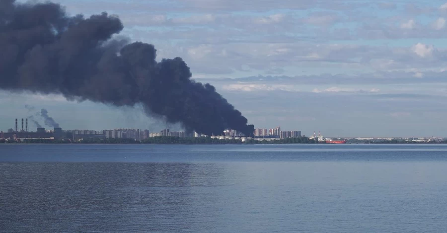 Дрони атакували нафтовий термінал у Петербурзі у день відкриття економічного форуму 