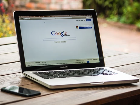 Європарламент відмовляється від технологій США - Google замінять на французький Qwant