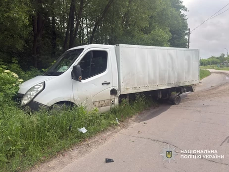 На Чернігівщині російський дрон вдарив по автомобілю, що розвозив хліб, - є поранений