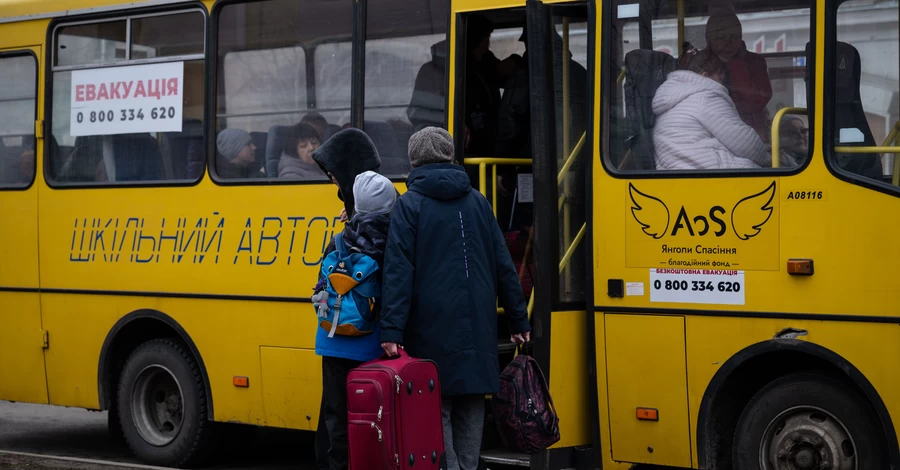 В Донецкой области объявили принудительную эвакуацию детей из части Славянска, Краматорска, Беленького и еще из двух сел