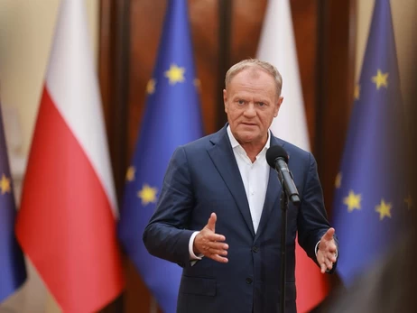 Туск прокоментував те, що Зеленський почав літати через Молдову