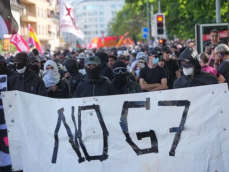 Саміт G7: Мирний план щодо України, захист від ШІ та тисячі протестувальників