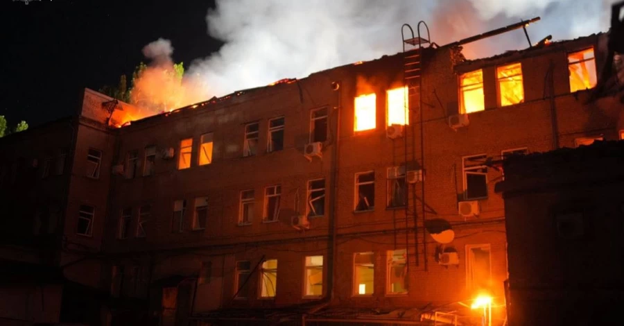 Росіяни вночі масовано атакували Запоріжжя, поранено 7 людей