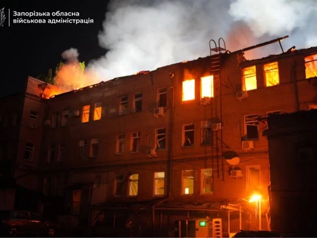 Росіяни вночі масовано атакували Запоріжжя, поранено 7 людей