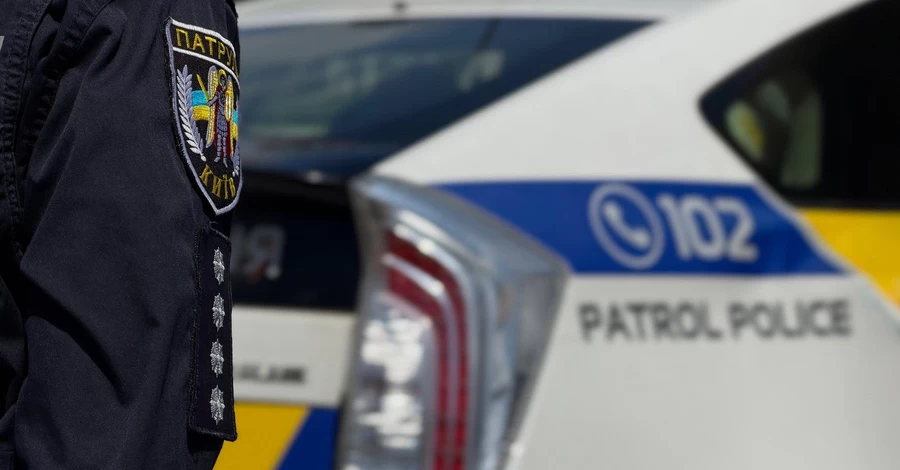 У Києві група людей напала на поліцейських під час затримання ухилянта