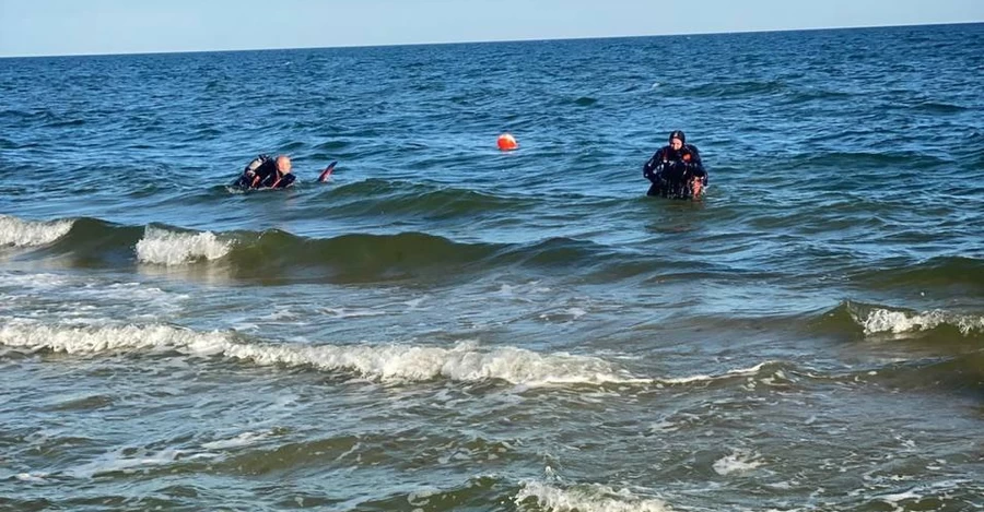 На Одещині 10-річну дівчинку віднесло у відкрите море, її шукають рятувальники