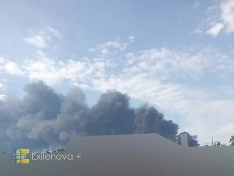 В Крыму всю ночь раздавались взрывы - горят порты, Керченский мост перекрыт