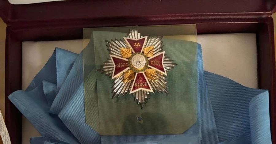 У Навроцького пояснили, чому орден Білого орла забрали у Зеленського, але залишили Муссоліні та Шредеру