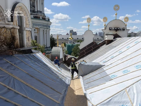У Києво-Печерській лаврі триває ліквідація наслідків російського обстрілу 15 червня